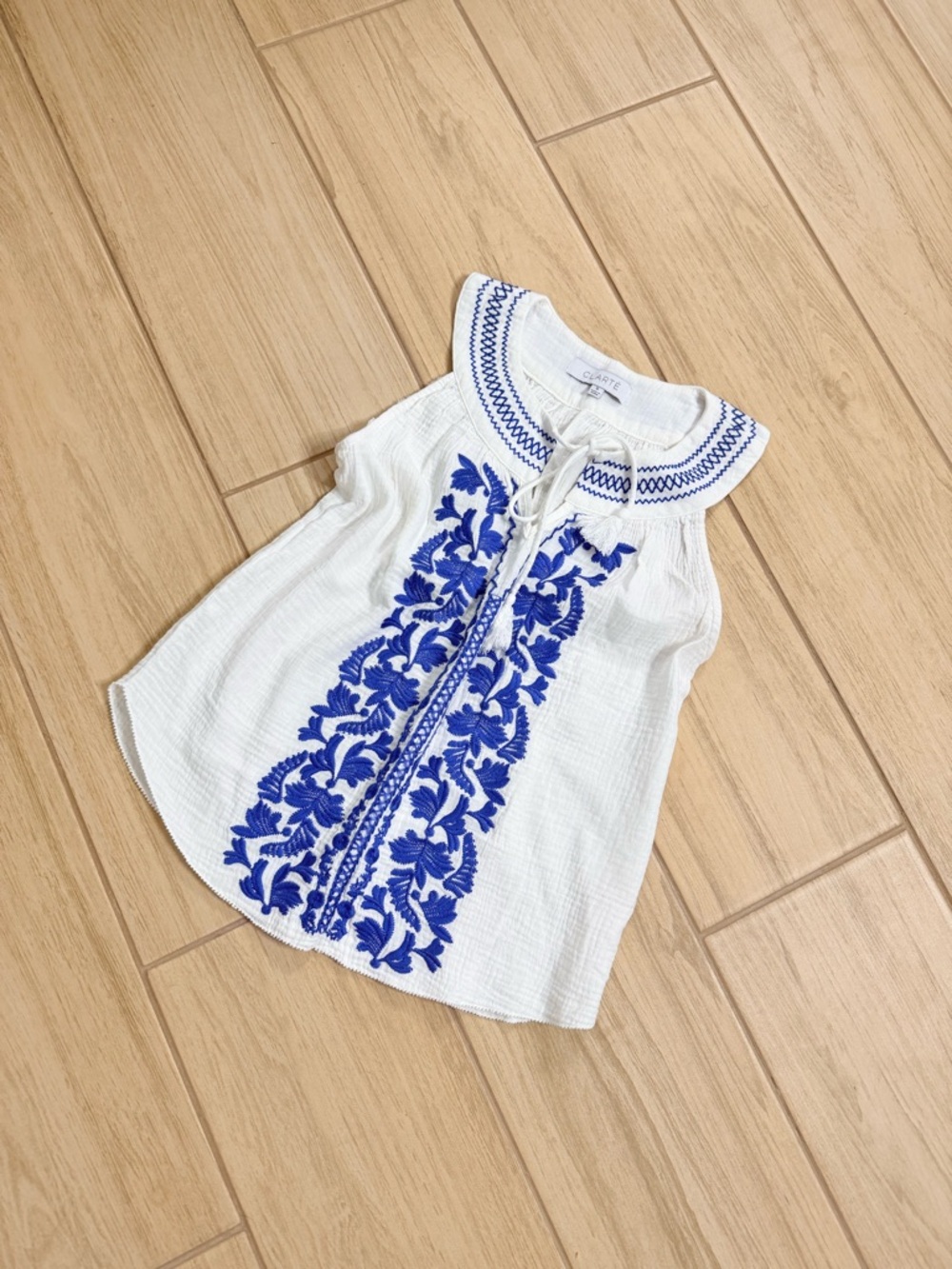 Clarte Boho Embroidered Peasant Blouse S White Blue Tassel Sleeveless